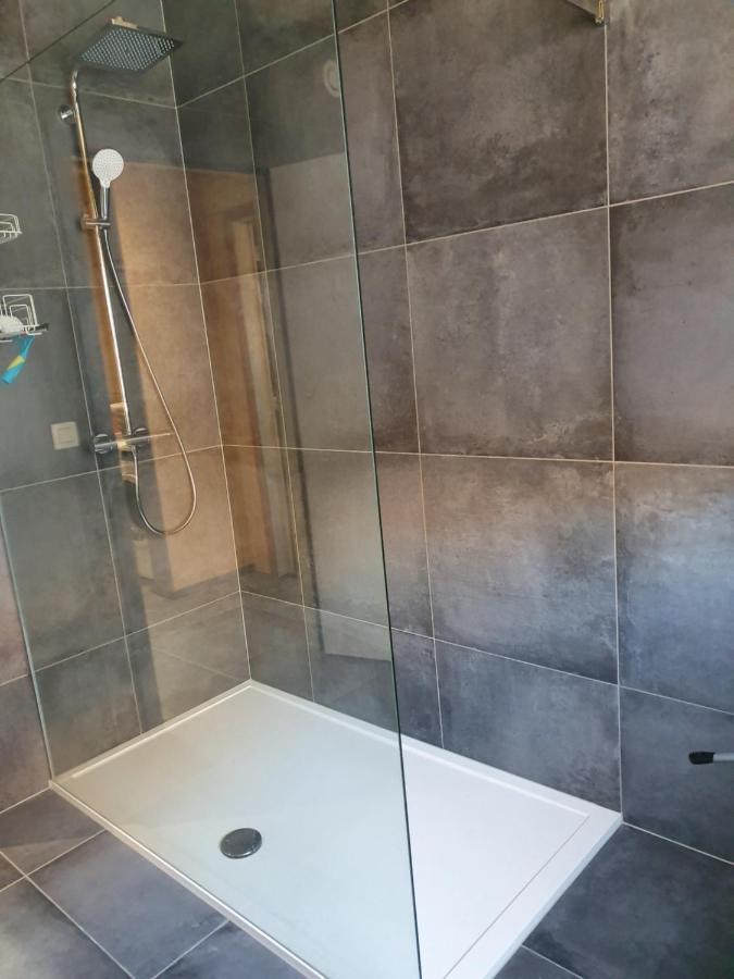 Apartamento Vue Sur Meuse Profondeville Exterior foto